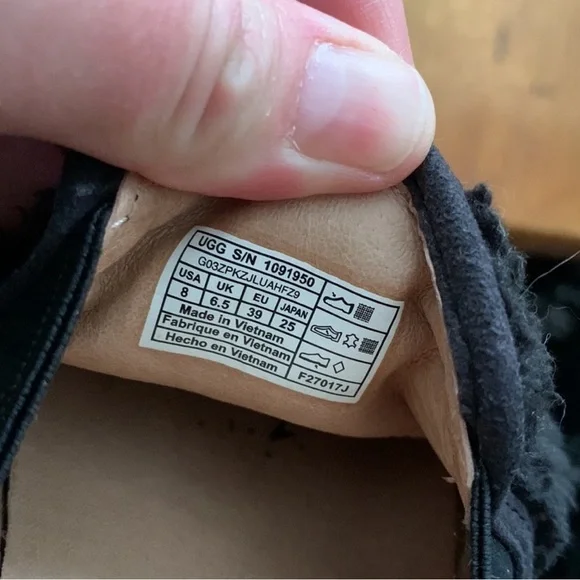 UGG LUCI, 8 womens black Sherpa mules slides shoes - Picture 8 of 10